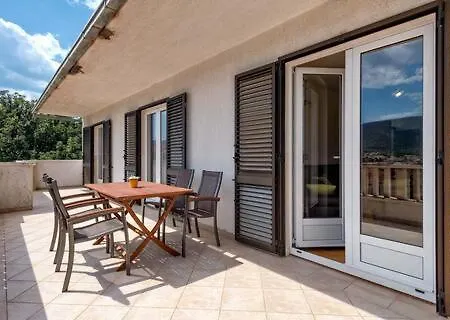 Vinka Plenkovic * Stari Grad (Hvar)